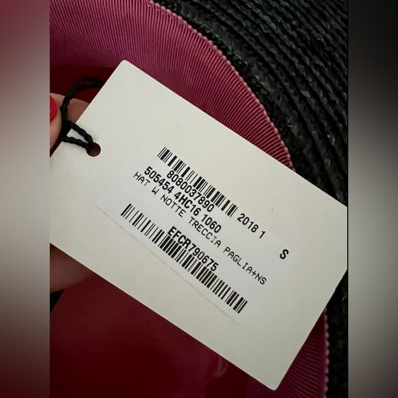 LIMITED EDITION GUCCI HAT - Picture 4 of 7